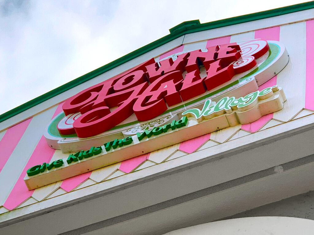 Extreme Graphics Kids Resort Interior & Exterior Spaces 5